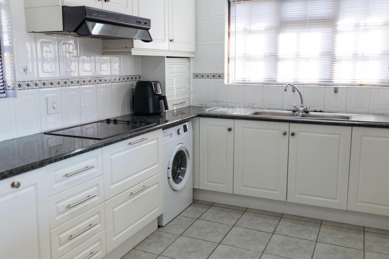 Nahoon Beach Villas Self Catering Apartments 东伦敦 外观 照片