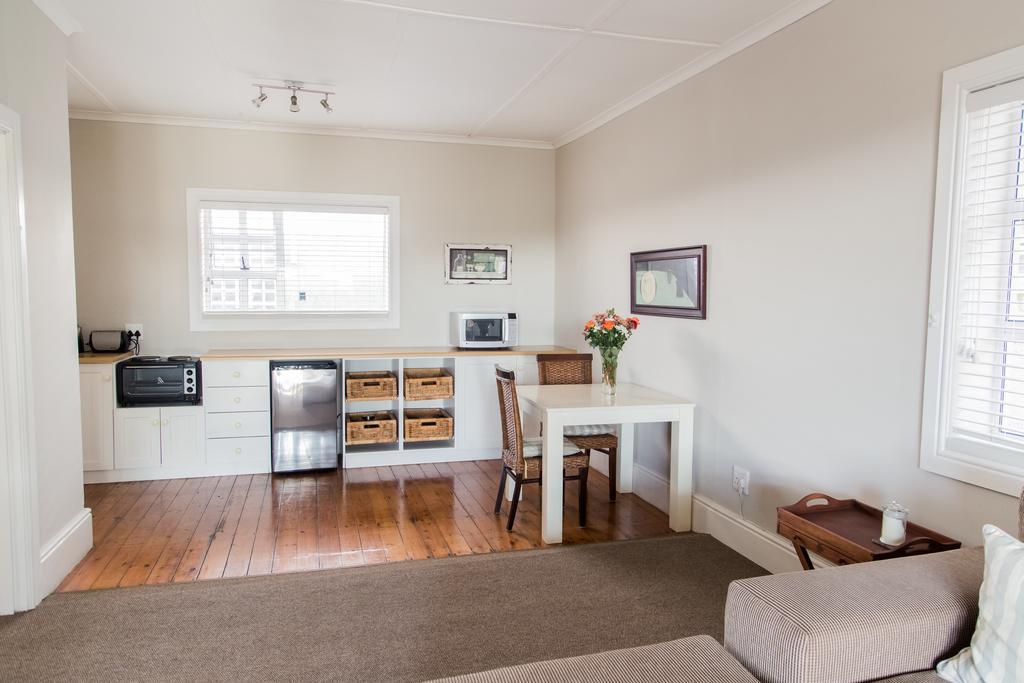 Nahoon Beach Villas Self Catering Apartments 东伦敦 客房 照片